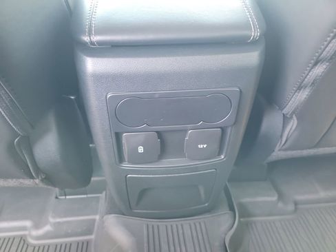 Used 2023 Ford Explorer XLT w/ Equipment Group 202A RWD image 11