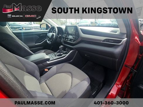 Used 2020 Toyota Highlander LE image 17