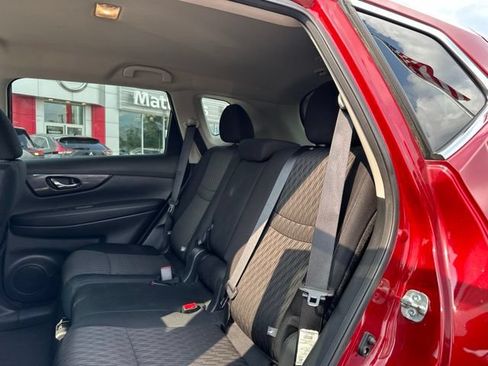 Used 2019 Nissan Rogue SV AWD/4WD image 18