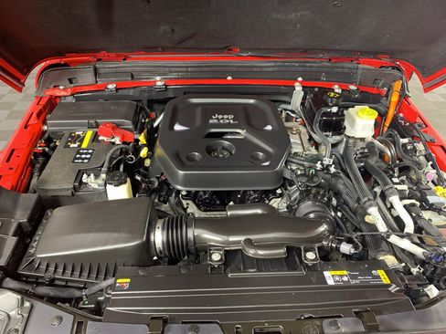 Used 2022 Jeep Wrangler Unlimited Sahara AWD/4WD image 11