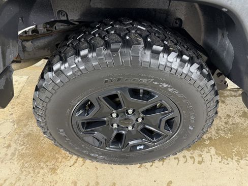Used 2016 Jeep Wrangler Sport AWD/4WD image 25