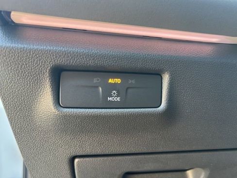 New 2026 Volkswagen Tiguan SE AWD/4WD image 13