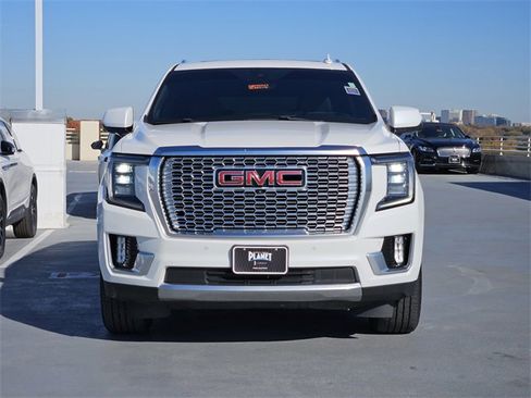 Used 2022 GMC Yukon Denali w/ Advanced Technology Package image 2
