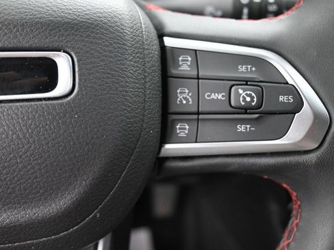 Used 2025 Jeep Compass Trailhawk AWD/4WD image 41