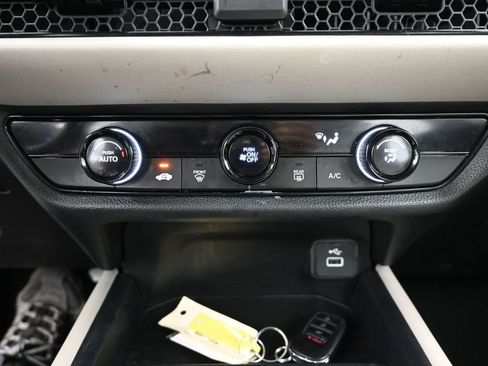 Certified 2023 Honda HR-V LX image 17