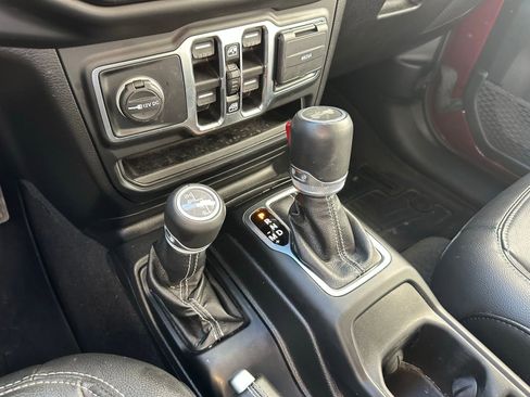 Used 2021 Jeep Wrangler Unlimited Sahara image 14