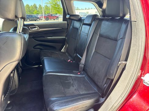Used 2019 Jeep Grand Cherokee Laredo w/ Laredo X Package RWD image 31