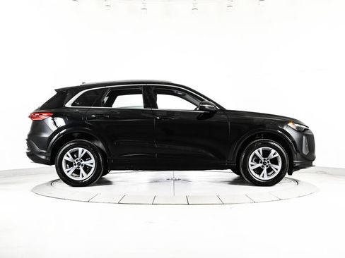 Certified 2025 Audi Q5 Premium w/ Convenience Package AWD/4WD image 4