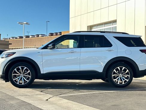 New 2026 Ford Explorer ST-Line w/ Premium Package image 6