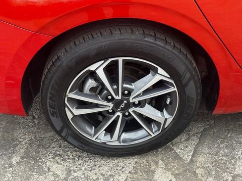 Used 2022 Kia Forte LXS FWD image 12