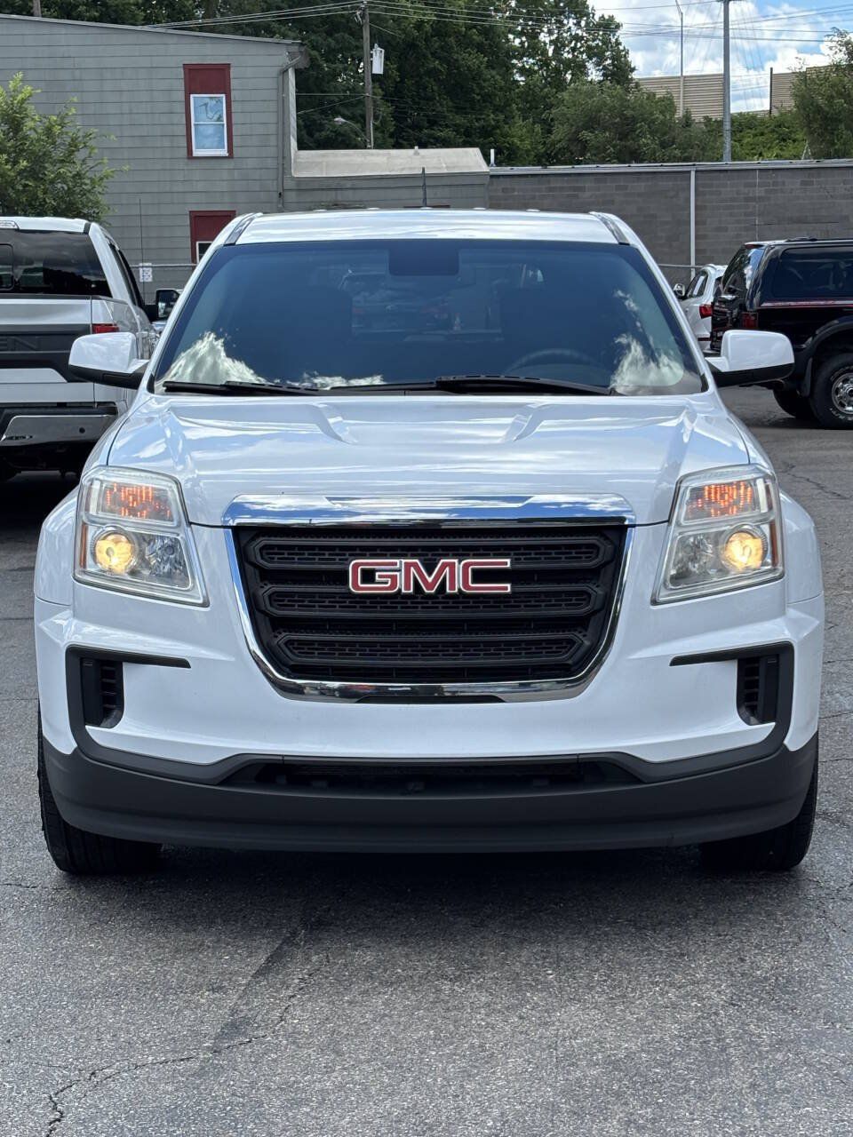 Used 2017 GMC Terrain SLE FWD image 3