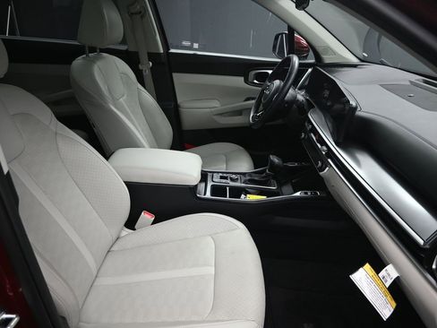 Certified 2025 Kia Sorento EX w/ Panoramic Sunroof Package image 41