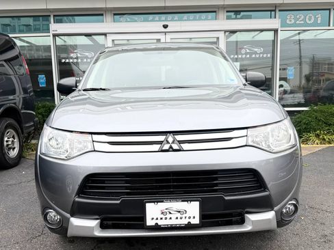 Used 2015 Mitsubishi Outlander ES FWD image 2
