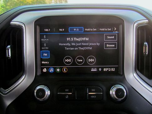 Used 2020 GMC Sierra 1500 SLE w/ SLE Value Package image 31