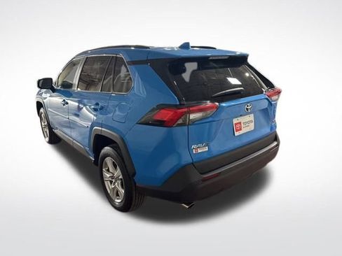 Used 2021 Toyota RAV4 XLE image 4
