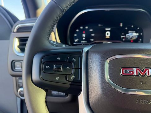 Used 2023 GMC Yukon SLT w/ SLT Luxury Package AWD/4WD image 34