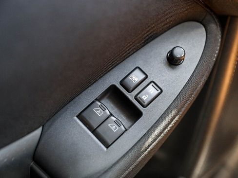 Used 2010 Nissan 370Z Coupe RWD image 27