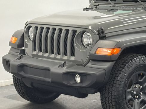 Used 2022 Jeep Wrangler Unlimited Sport AWD/4WD image 2