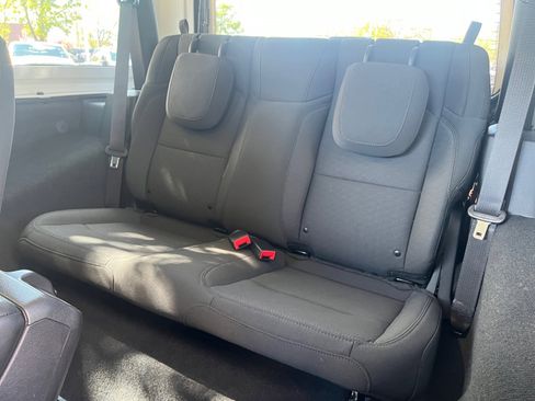 Used 2023 Jeep Wrangler Sport S image 25