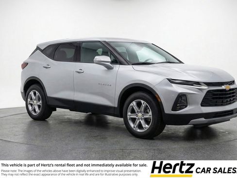 Used 2025 Chevrolet Blazer LT image 1