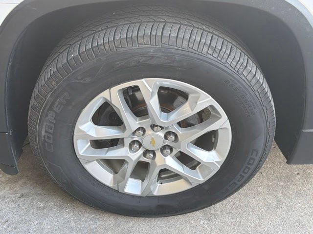 Used 2018 Chevrolet Traverse LS AWD/4WD image 10