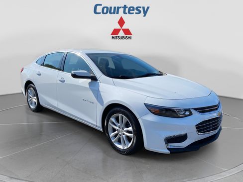Used 2018 Chevrolet Malibu LT w/ LPO, Convenience Package 2 FWD image 8