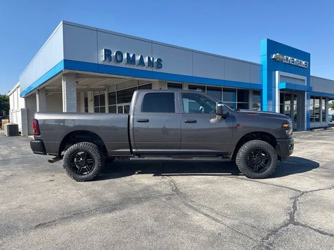 Used 2025 RAM 2500 Tradesman AWD/4WD image 2