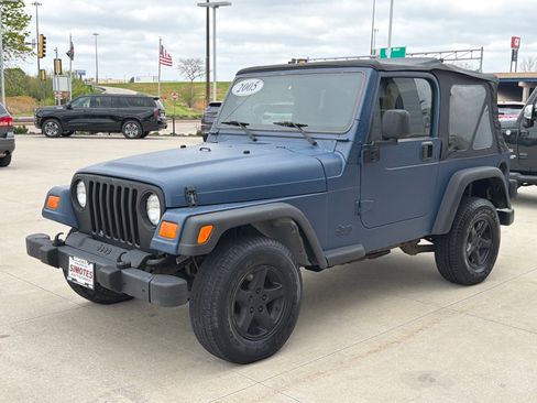 Used 2005 Jeep Wrangler X w/ Tire & Wheel Group (Ecco) AWD/4WD image 4