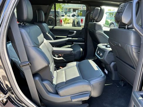 New 2026 Ford Expedition Platinum w/ Stealth Performance Package AWD/4WD image 21
