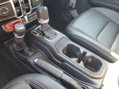 Used 2024 Jeep Wrangler Unlimited Rubicon image 21