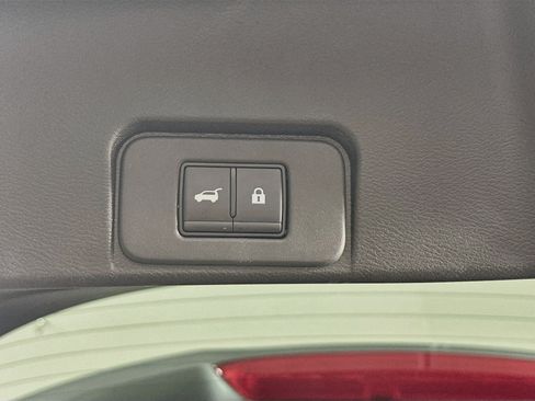 Used 2023 Nissan Rogue SV w/ SV Premium B Package FWD image 32