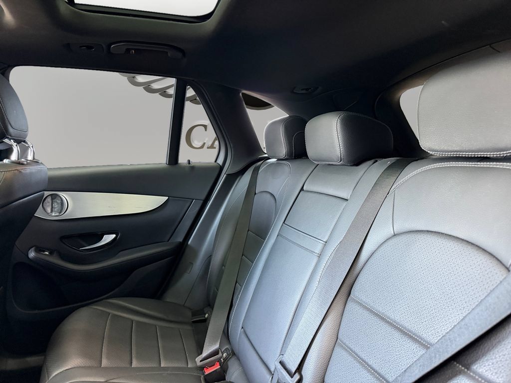 Used 2019 Mercedes-Benz GLC 350e 4MATIC w/ Premium Package image 13