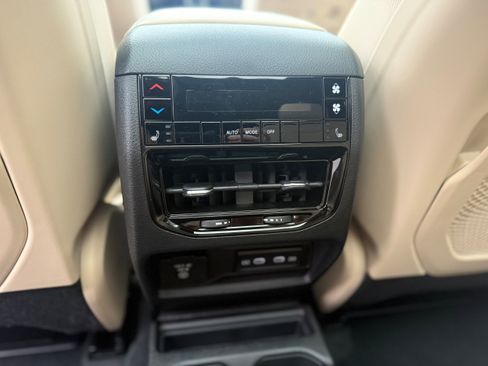 New 2026 Jeep Grand Cherokee L Limited image 15