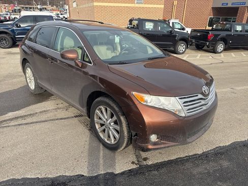 Used 2011 Toyota Venza AWD image 2