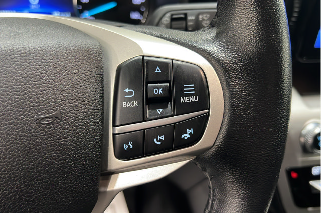 Used 2021 Ford Explorer XLT AWD/4WD image 30