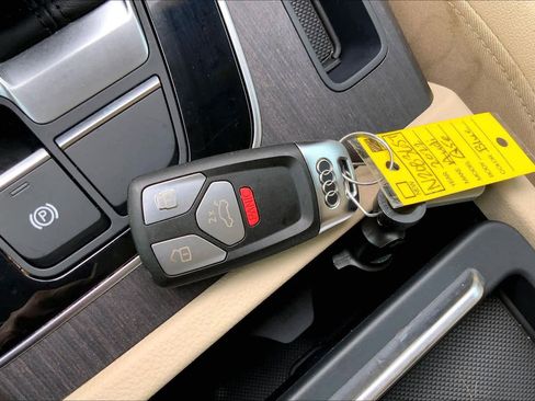 Used 2022 Audi Q5 e Premium Plus image 15