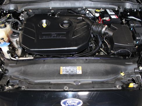 Used 2016 Ford Fusion Titanium FWD image 34