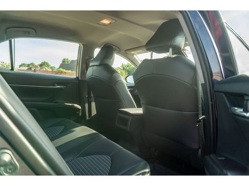Used 2022 Toyota Camry SE FWD image 14
