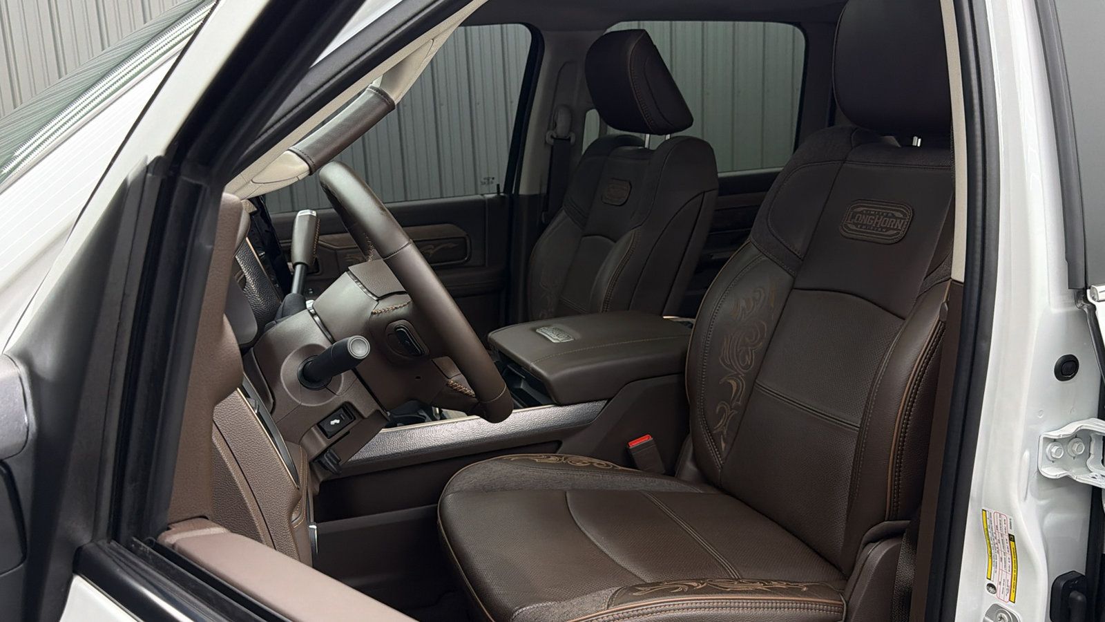 Used 2025 RAM 2500 Limited AWD/4WD image 35
