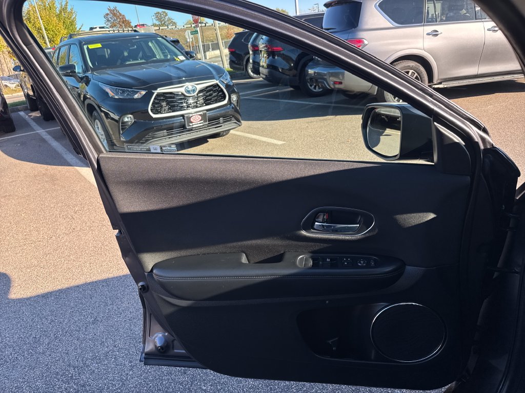 Used 2016 Honda HR-V EX image 34