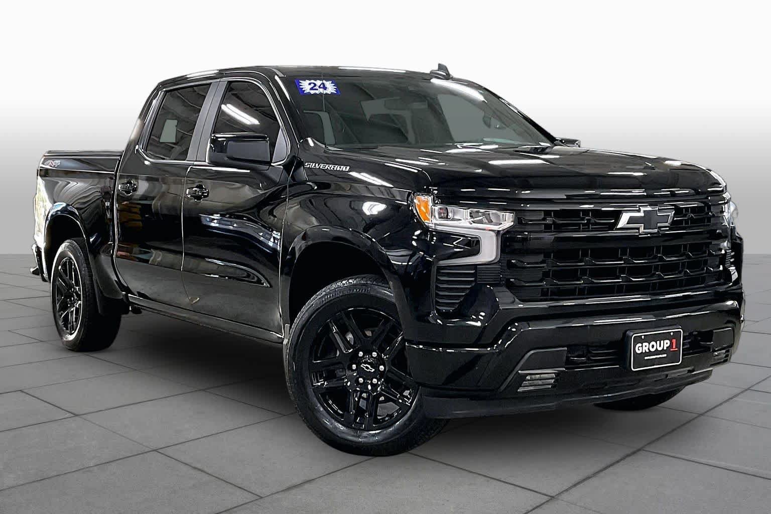 Used 2024 Chevrolet Silverado 1500 RST w/ Convenience Package II AWD/4WD image 3