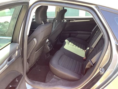 Used 2013 Ford Fusion SE FWD image 15