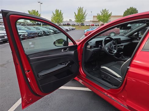 Used 2025 Kia K5 GT-Line w/ GT-Line Premium Package image 11