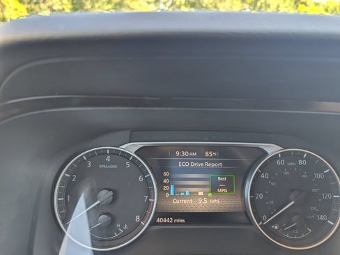 Used 2024 Nissan Pathfinder SV AWD/4WD image 25