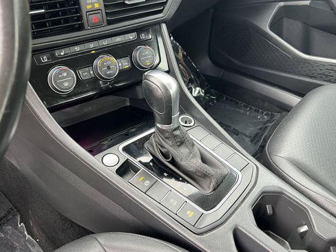 Used 2019 Volkswagen Jetta SEL FWD image 38