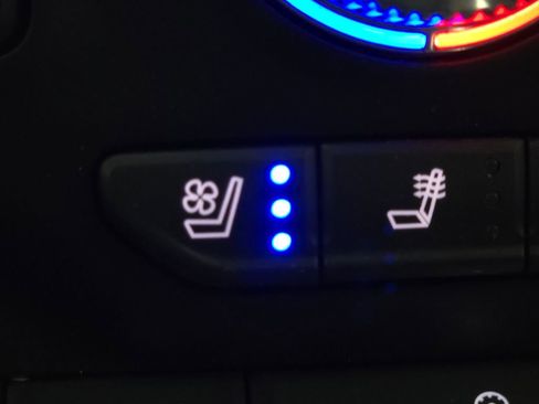 Used 2021 GMC Sierra 1500 AT4 w/ AT4 Premium Package image 10