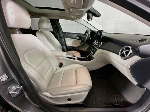 Used 2019 Mercedes-Benz GLA 250 image 32