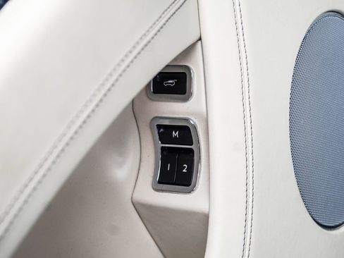 Used 2021 Bentley Bentayga image 47