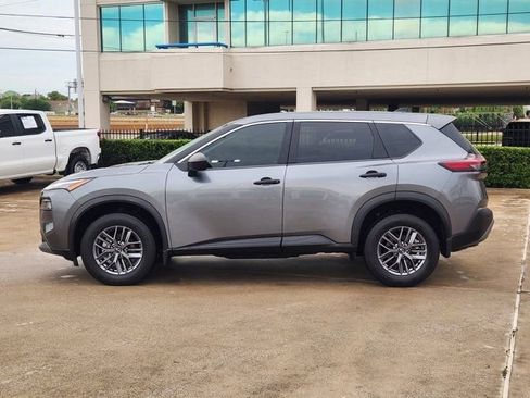 Used 2023 Nissan Rogue S image 12