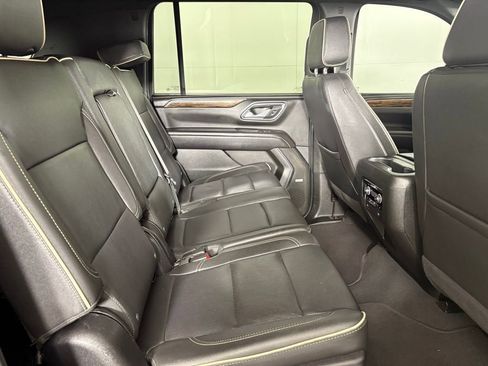 Used 2024 Chevrolet Suburban Premier RWD image 21